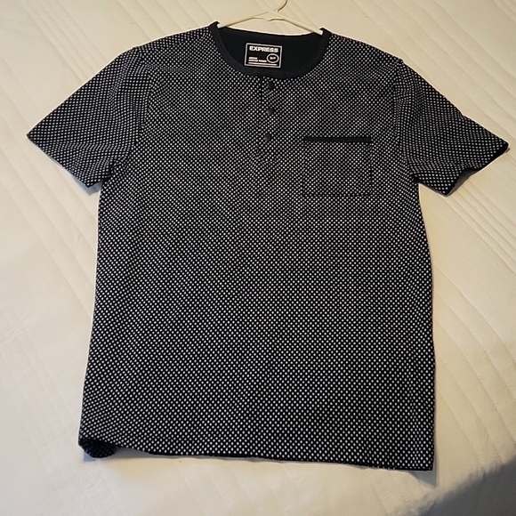 Express tee Black w/white dots Sm. - Picture 2 of 3